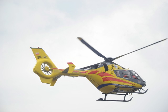 Na miejsce wypadku został wezwany także helikopter lotniczego pogotowia ratunkowego.