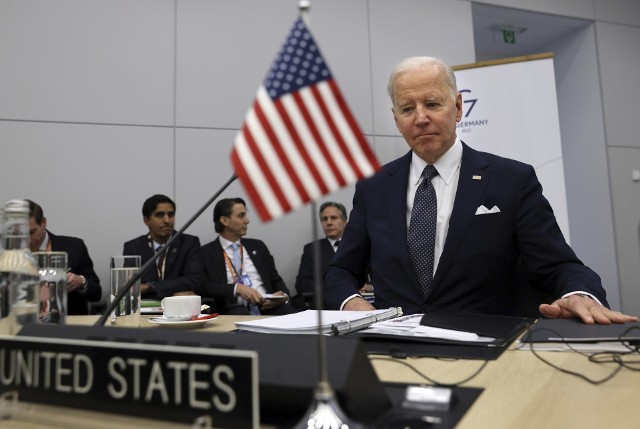 Prezydent Joe Biden zapowiedział ruch, który poskutkuje obniżką cen paliw w USA