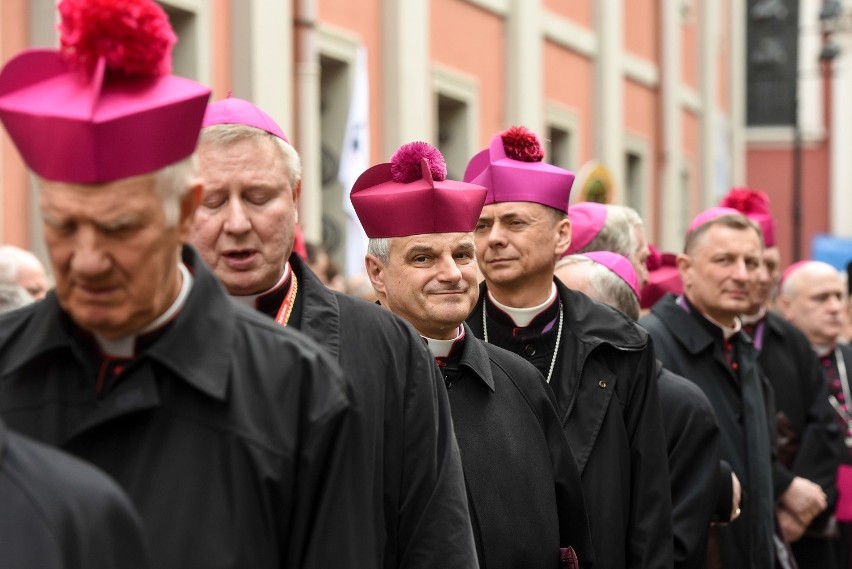 Rocznica chrztu Polski: Uroczysta procesja przeszła do...