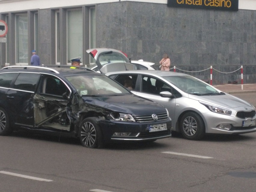 We wtorek w godzinach popołudniowych na ulicy Zwycięstwa w...