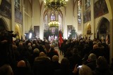 Pogrzeb Andrzeja Rozpłochowskiego. Legendę Solidarności żegnały tłumy. Na uroczystości był także premier Mateusz Morawiecki 