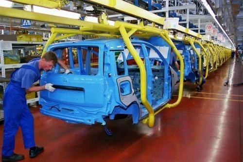 Największym producentem samochodów w Polsce jest Fiat. Na...