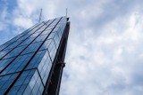 Jaki jest najwyższy budynek w Polsce i jak wypada w porównaniu z najwyższym budynkiem świata? Zobacz niesamowite drapacze chmur