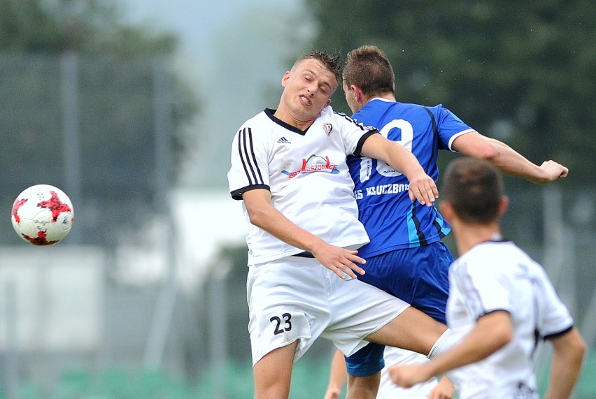 3. liga piłkarska. Jeśli MKS Kluczbork wygra w derbach z Ruchem Zdzieszowice, dogoni go w tabeli