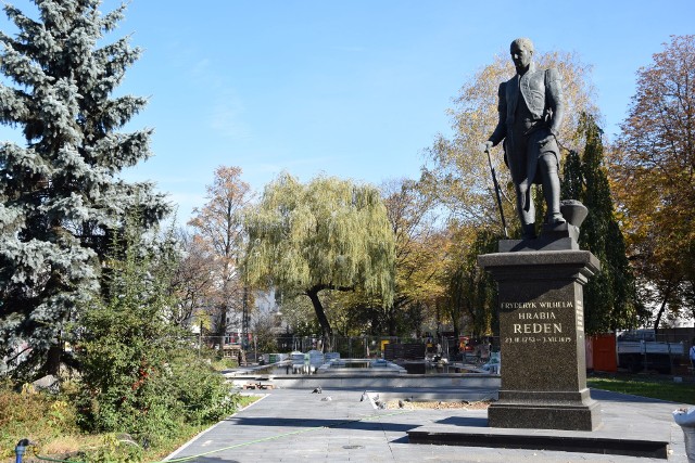 Trwa budowa tężni solankowej na placu Hutników