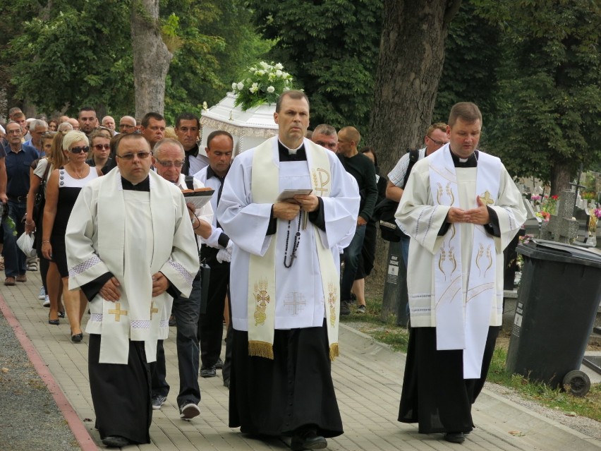 Zabił dziewczynkę siekierą, bo stracił zasiłek. W sobotę miał miejsce pogrzeb 10-latki