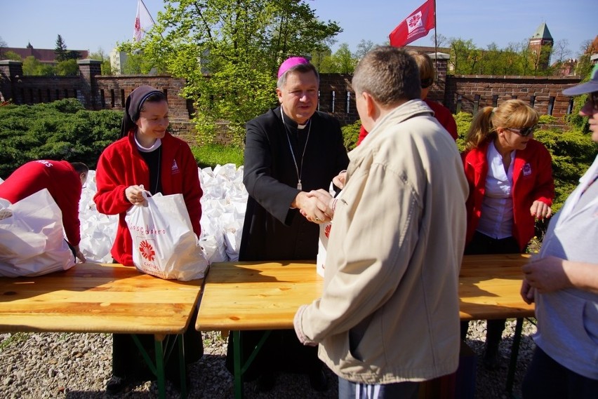 Caritas rozdał świąteczne paczki