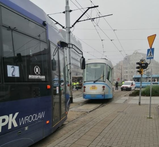 Wykolejenie tramwaju na placu Dominikańskim we Wrocławiu