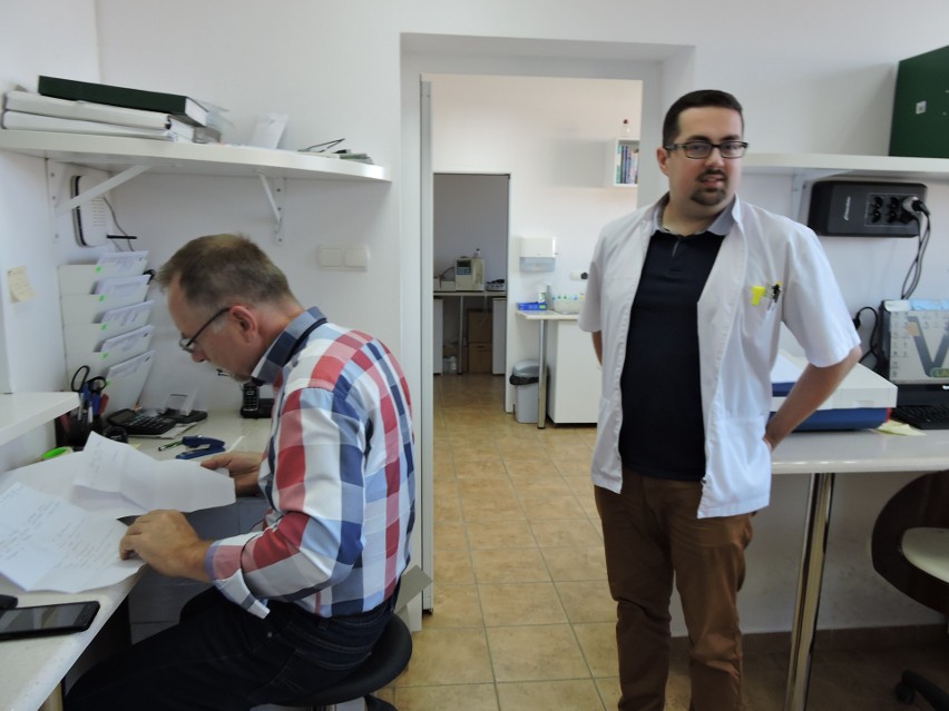 Niezwykłe laboratorium działa w Czerwinie - tutaj można sprawdzić, czy krowom nie grożą choroby [ZDJĘCIA, WIDEO]