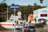 Uwaga - tramwaje do i z Fordonu nie jeżdżą - auto na torowisku