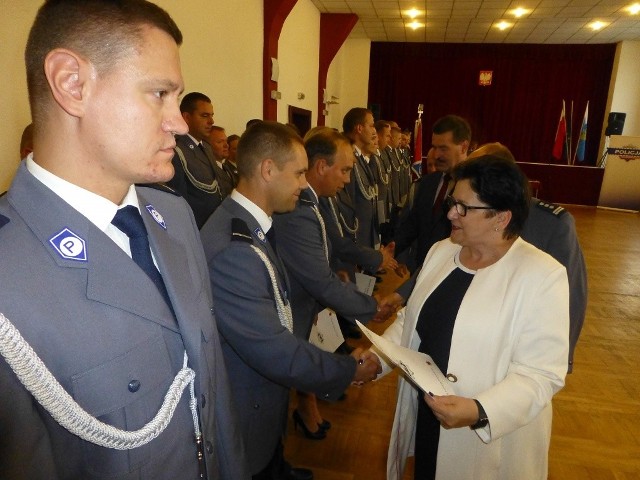Awanse wręczyła Teresa Piotrowska, minister spraw wewnętrznych