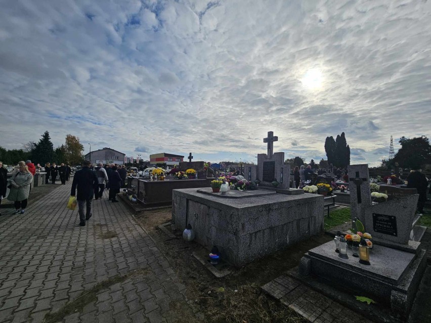 Wszystkich Świętych na cmentarzu w Połańcu. To czas, by odwiedzić groby bliskich
