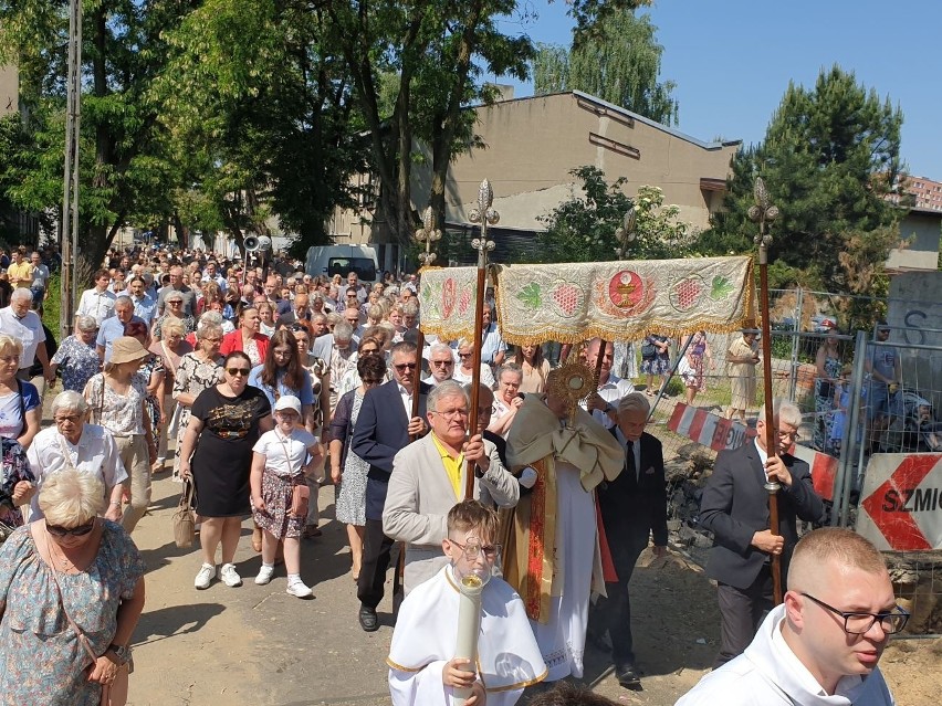 Procesja w parafii Przemienienia Pańskiego przy ulicy...