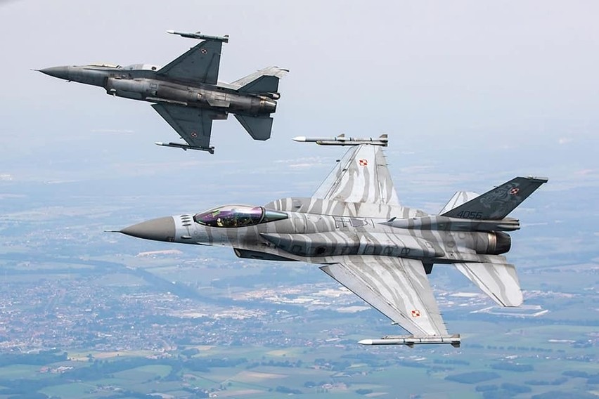 Samoloty F-16 Tiger Demo Team Poland prezentują się...