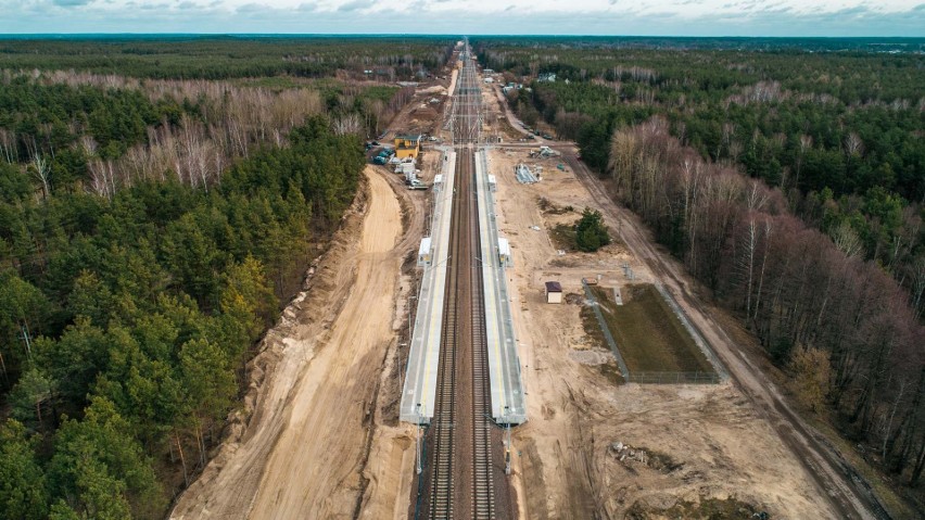 Rail Baltica. Nowe perony, nowy most i nowy tor już gotowe! Pociągi pojadą nawet 160 km/h (zdjęcia)