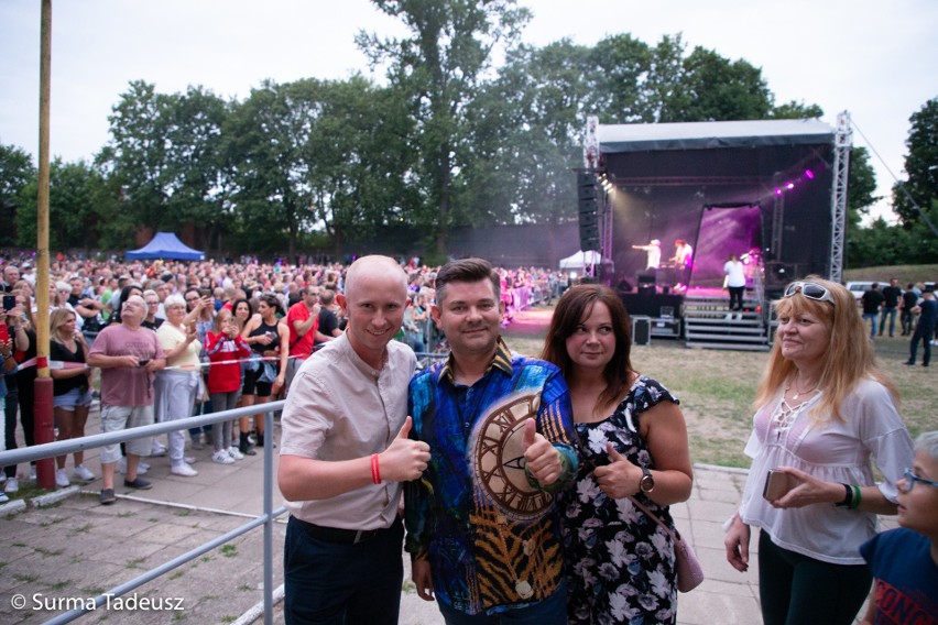 Na stargardzkim stadionie wystąpił Zenek Martyniuk i inne gwiazdy disco polo. Zobaczcie, jak bawiła się publiczność! [DUŻO ZDJĘĆ]