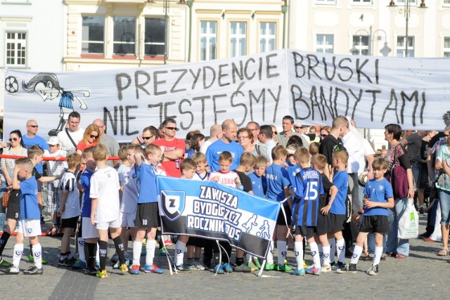 Piąty mecz kontrolny za Zawiszą Bydgoszcz. Niebiesko-czarni  doznali wysokiej porażki z Orłem Osiek nad Notecią.