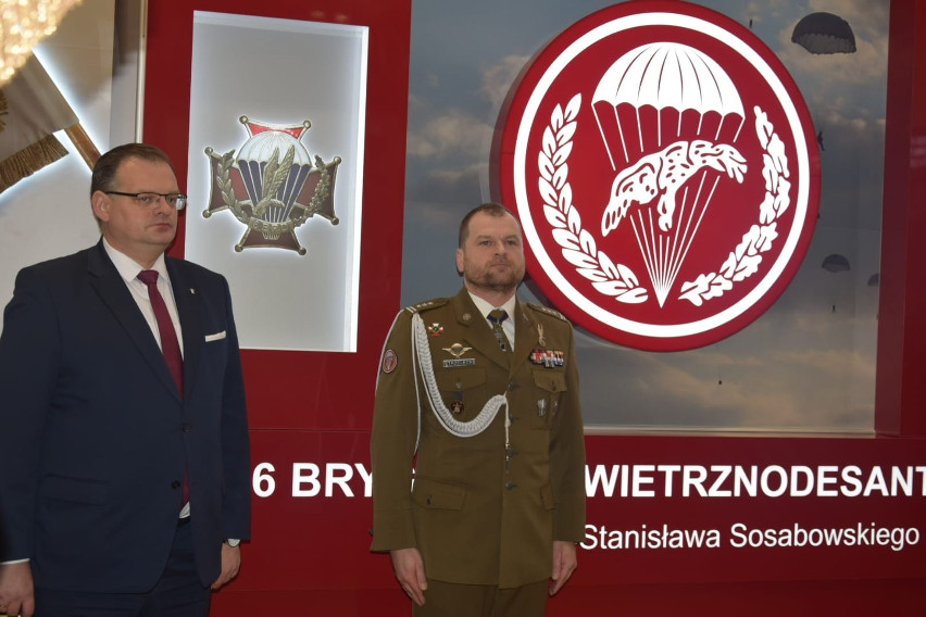 Kraków. Uroczyście przekazano Order Orła Białego gen. Stanisława
