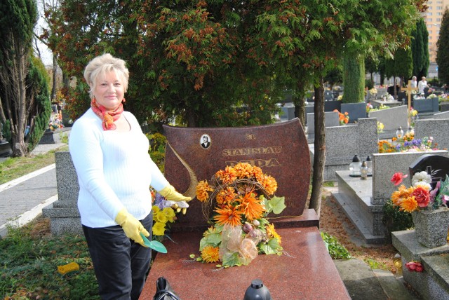 Stanisława Deda z Chrzanowa znalazła sposób na walkę z cmentarnymi złodziejami