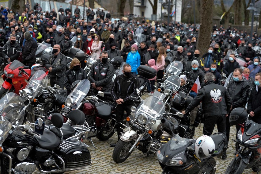 Podkarpackie rozpoczęcie sezonu motocyklowego 2021 w Kalwarii Pacławskiej koło Przemyśla [ZDJĘCIA]