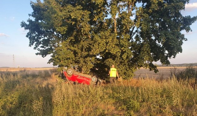 Do tragicznego w skutkach wypadku doszło w środowe popołudnie 10 sierpnia w okolicach Gorzynia w powiecie międzychodzkim - w ciągu drogi krajowej nr 24.Przejdź do kolejnego zdjęcia --->