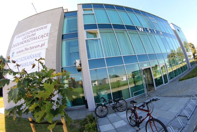 W gmachu Wyższej Szkoły Filologii Hebrajskiej w Toruniu nie ma już żłobka. Wkrótce z budynku wyprowadzić będzie musiało się również przedszkole.
