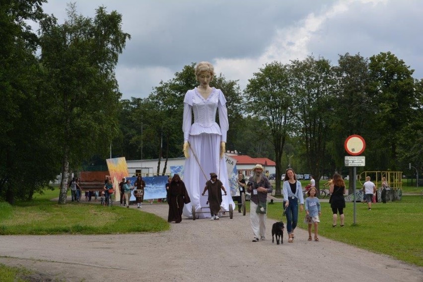 Symbolicznym zakończeniem trwającego trzy dni święta sztuki...