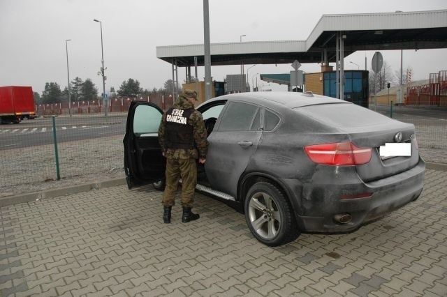 BMW X6 zatrzymane przez pograniczników (zdjęcia)