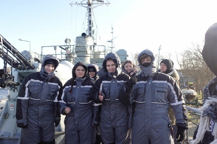 W ferie uczniowie tarnobrzeskiej "Prymasówki" byli na szkoleniu morskim w Kołobrzegu. Zobacz zdjęcia