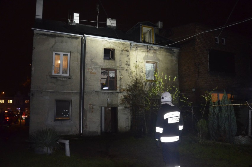 Pożar w Pabianicach. 11 osób ewakuowanych, jedna w szpitalu