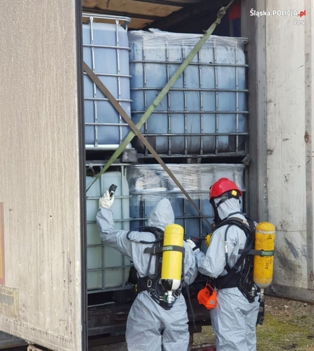 700 tysięcy litrów toksycznych substancji w naczepach tirów w Żorach. Prokuratura: Odpady mogą stanowić zagrożenie dla życia