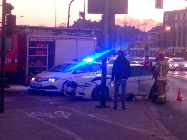 Wypadek na rondzie Grunwaldzkim w Krakowie spowodował dziś...