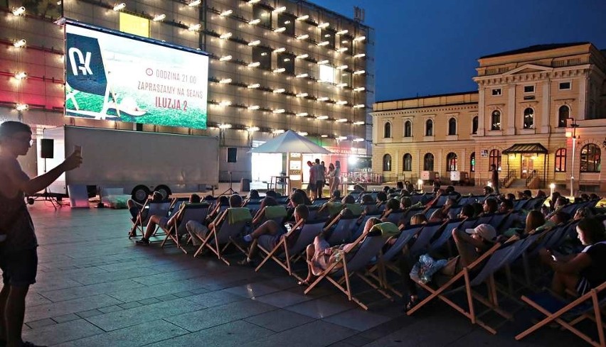 Kino letnie powróciło pod Galerię Krakowską! Na wielkim ekranie "Iluzja 2" [ZDJĘCIA]