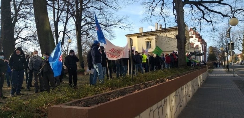 Komisja agrarna ruszyła w teren. Rolnicy czy przedsiębiorcy rolni? Kto dostanie 10 tys. hektarów po Top Farms?