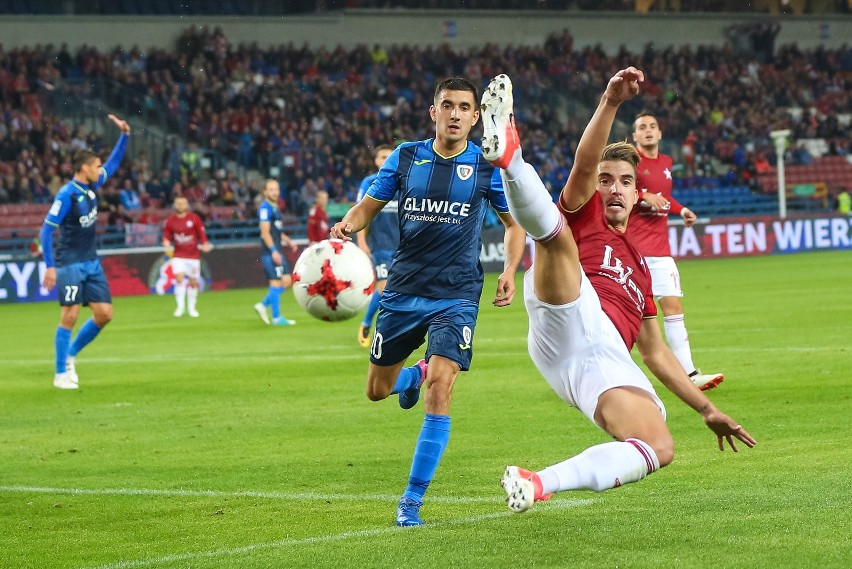 Wisła pokonała Piasta 2:0 dzięki dwóm trafieniom Carlitosa