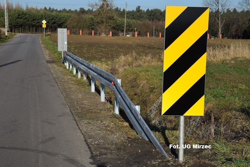 W gminie Mirzec ustawili barierki przy czterech drogach [ZDJĘCIA] 