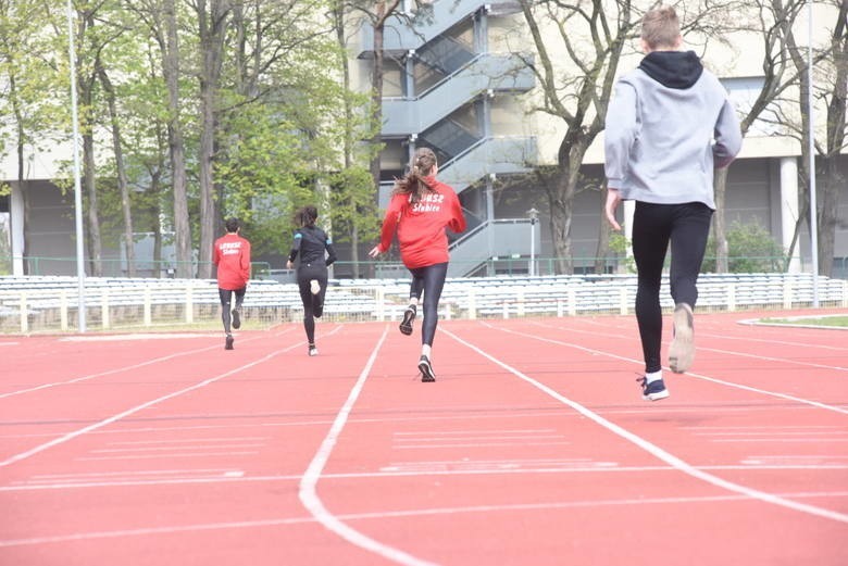 Stadion lekkoatletyczny w Zielonej Górze wymaga wymiany...