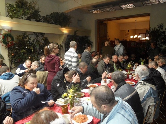 Śniadanie dla bezdomnych w Katowicach*Najlepsze życzenia Wielkanocne POWAŻNE, RELIGIJNE, ZABAWNE, SMS