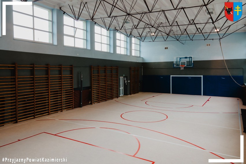 Pierwsze zajęcia w wyremontowanej sali gimnastycznej Zespołu Szkół Zawodowych w Skalbmierzu. Prezentuje się okazale. Zobaczcie zdjęcia