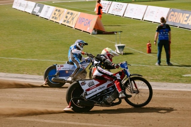 Texom Stal wysoko wygrała. Unia Tarnów minimalnie przegrała w Opolu. Czwartkowe derby będą ciekawe