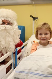 Święty Mikołaj nie zapomniał o dzieciach w szpitalu. Mali pacjenci otrzymali prezenty