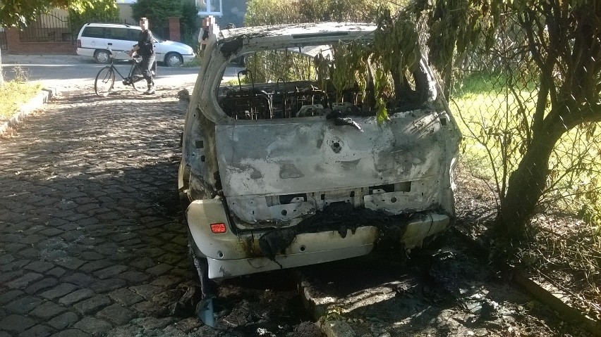 Spalone auto na ul. Skarpowej