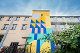 Dąbrowa Górnicza. Nowy mural - dziedzictwo/przyszłość w Fabryce Pełnej Życia