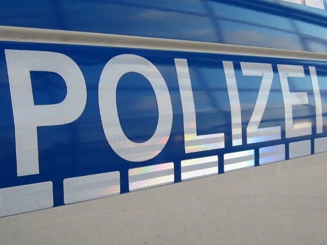 Niemiecka policja milczy w sprawie citroena na niemieckich tablicach zatrzymanego przez polskie służby.