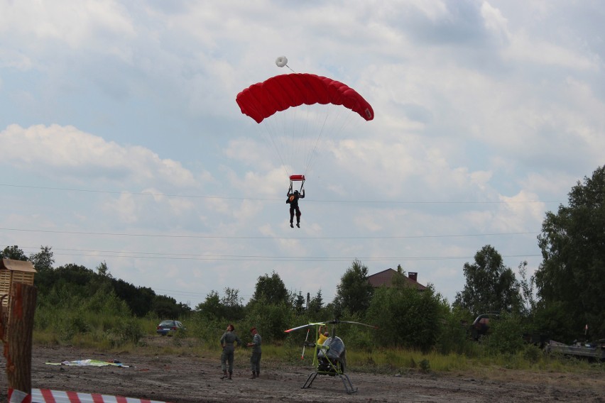 Trzebinia. Tłumy ludzi podczas I Międzynarodowego Zlotu Miłośników Militariów - Enigma 2018 [ZDJĘCIA]