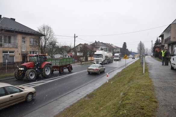 Droga ekspresowa S7 wyprowadzi ruch ze Słomnik. Została podpisana umowa na projektowanie i budowę