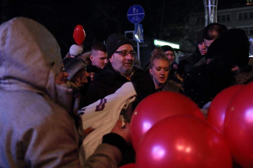 Światełko do nieba, licytacje i koncert Feel na finał WOŚP w...