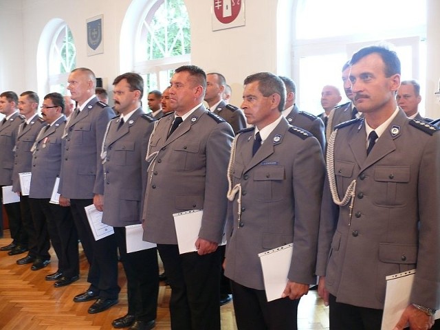 Podczas wtorkowej uroczystości 37 policjantów zostało nominowanych na wyższe stopnie.