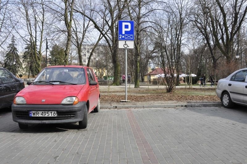 Przy Galerii Rosa miejsca mają odpowiednie wymiary, na...