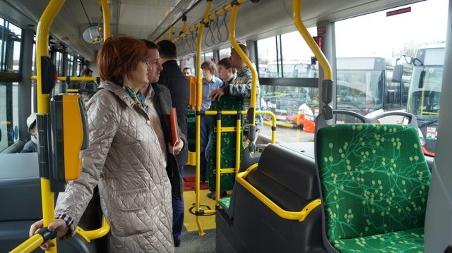 1 kwietnia 2016 r. w Jastrzębiu-Zdroju na trasy ruszyło 26 autobusów marki scania i 14 pojazdów marki solaris